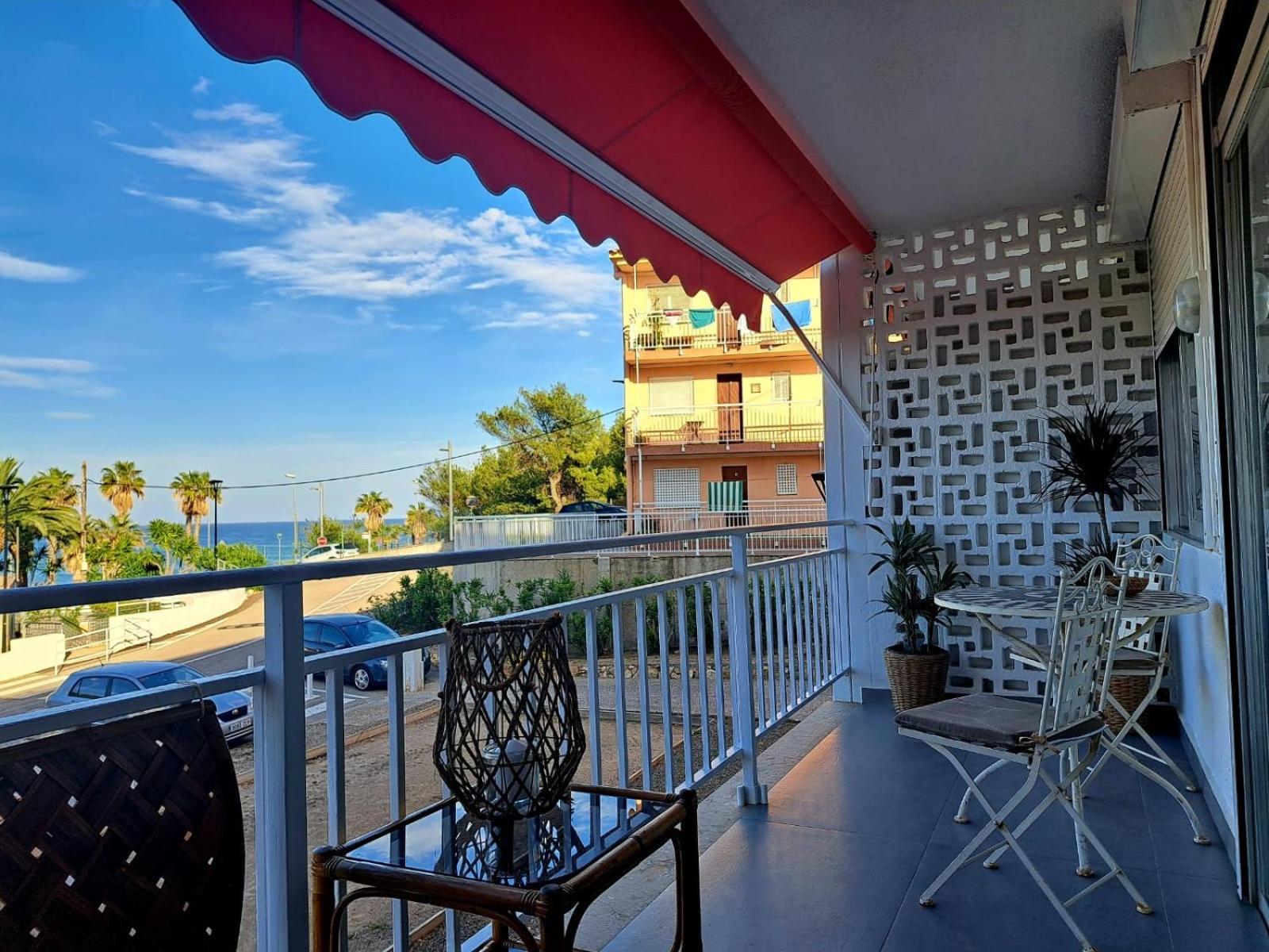 Apartment In Front Of Arrabassada Beach Tarragona Exterior photo